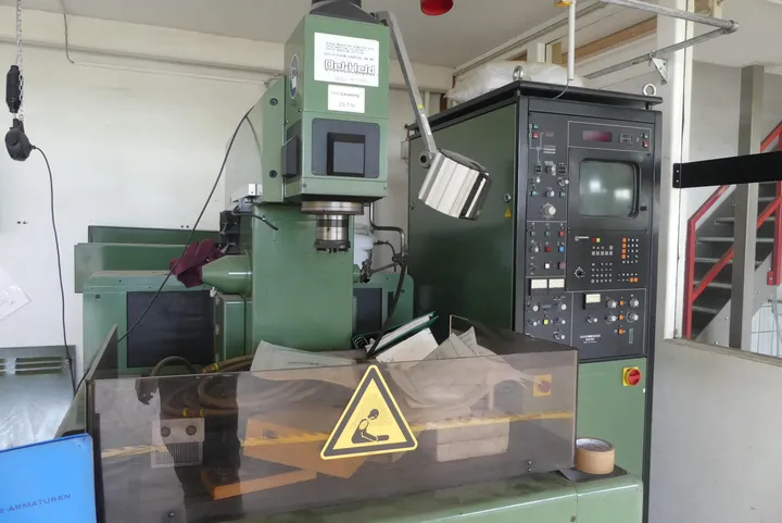 Dieter Hansen Erodiermaschine Typ: 750 B